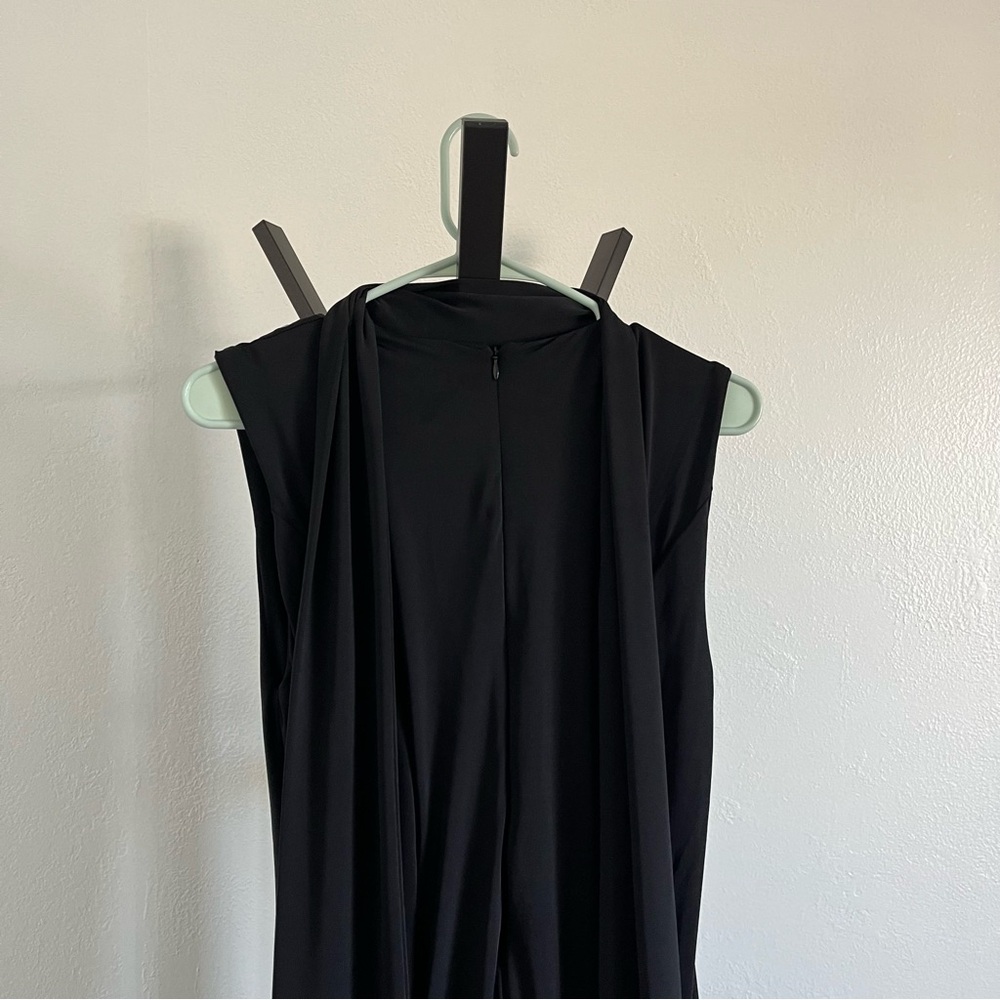 Meshki Wisteria Elegant Black Sleeveless Evening Gown with Scarf - M, black - Picture 7 of 11